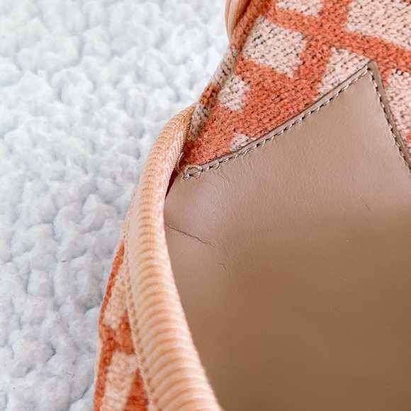 Authentic Fendi Women’s FF Jacquard Colibri Lite Slingback Pumps - Picture 4 of 16